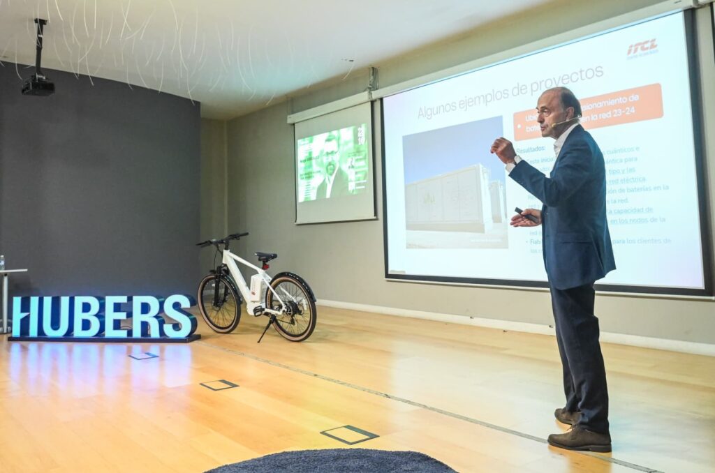 Vela ponencia cuántica Hubers